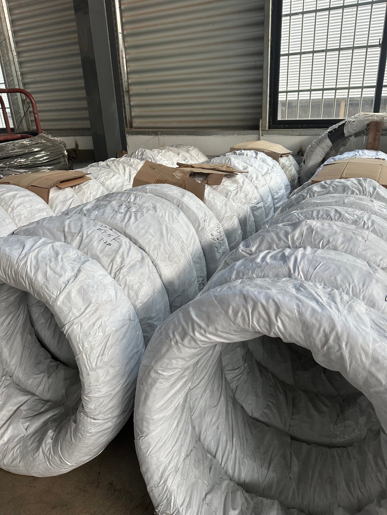 Stainless steel wire coils prepared for cold forming