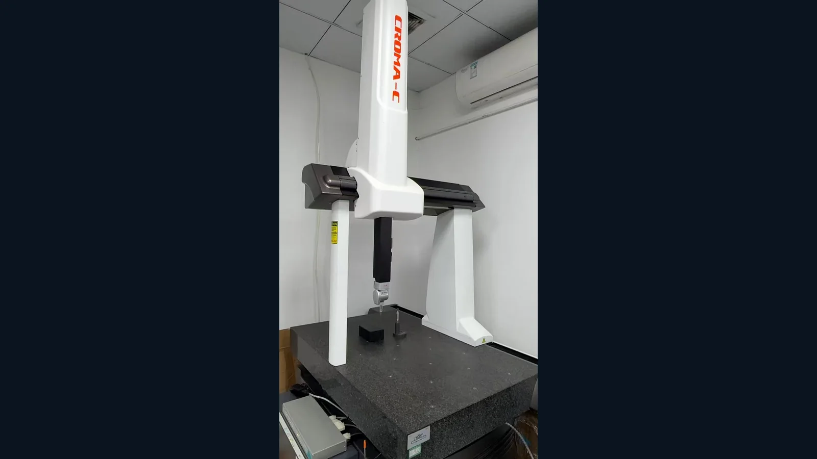 Coordinate measuring machine used for precision hardware inspection